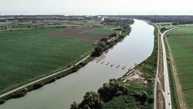 L'attuale barriera antisale alla foce dell'Adige; la nuova barriera sarà realizzata nelle prossimità.